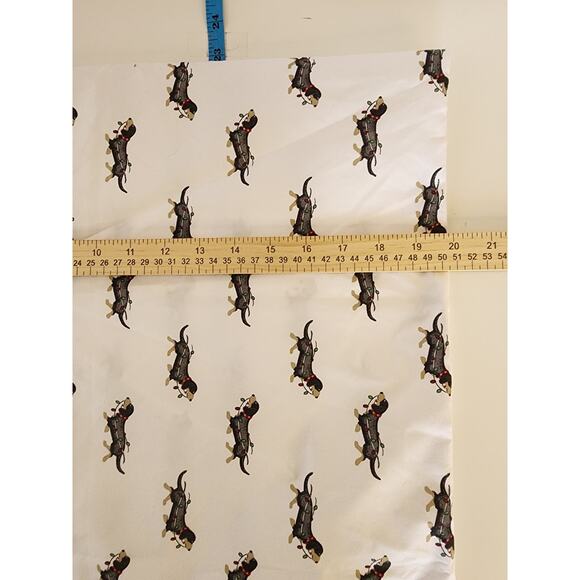 KENSIE HOME White with Puppy Dog Christmas Lights STANDARD Pillow Case- Set of 2 - Picture 6 of 7